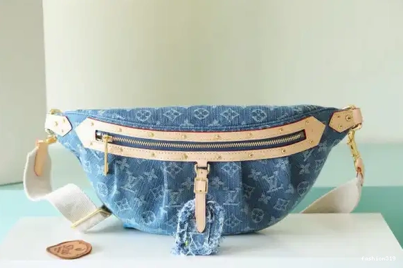 LOUIS VUITTON Rise High 0502